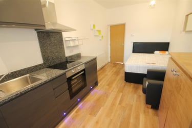 1 bed studio, Osborne Terrace, Sandyford, Newcastle, NE21NE - Image 1
